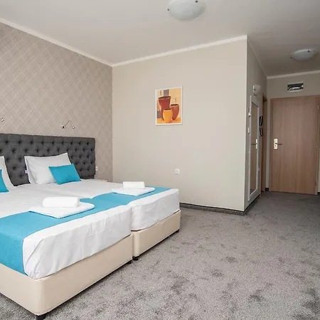 Oasis Del Sol - Front 3*