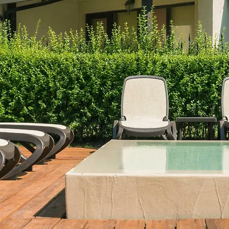 Oasis Del Sol - Front Lozenets