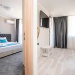 אתר נופש Oasis Del Sol - Front 3*