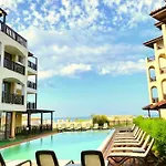 Oasis Del Sol - Front 3*