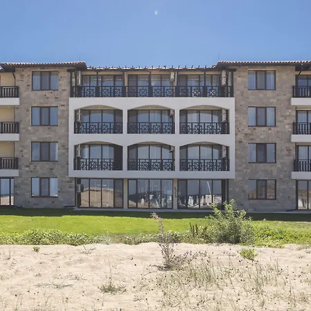 Oasis Del Sol - Front 3*