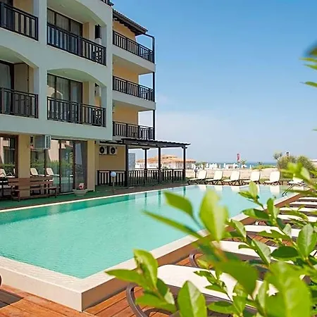 Oasis Del Sol - Front 3*