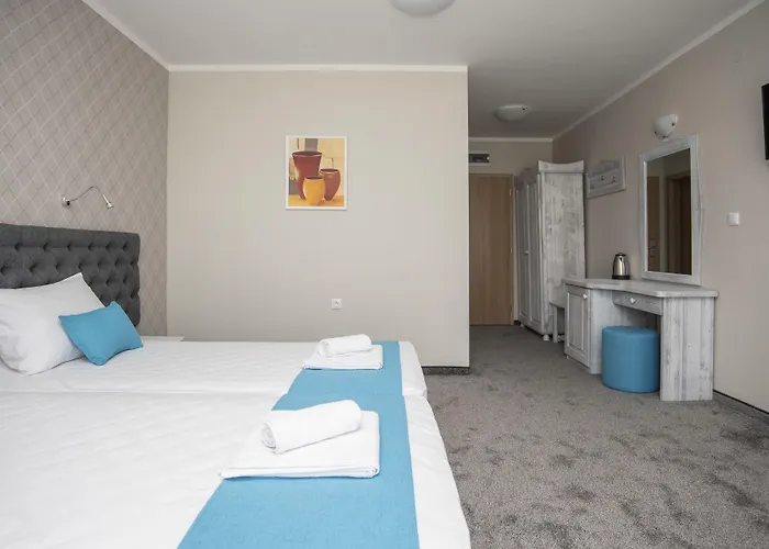 Oasis Del Sol - Front