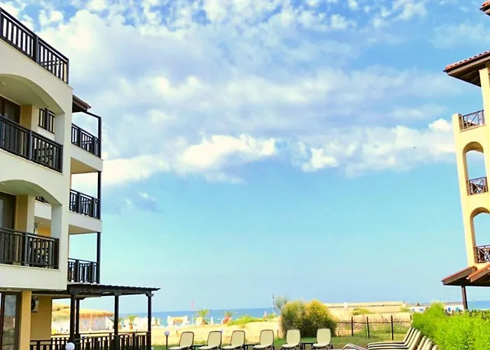 Oasis Del Sol - Front 洛泽内茨