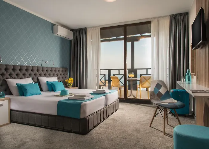 Oasis Del Sol - Front